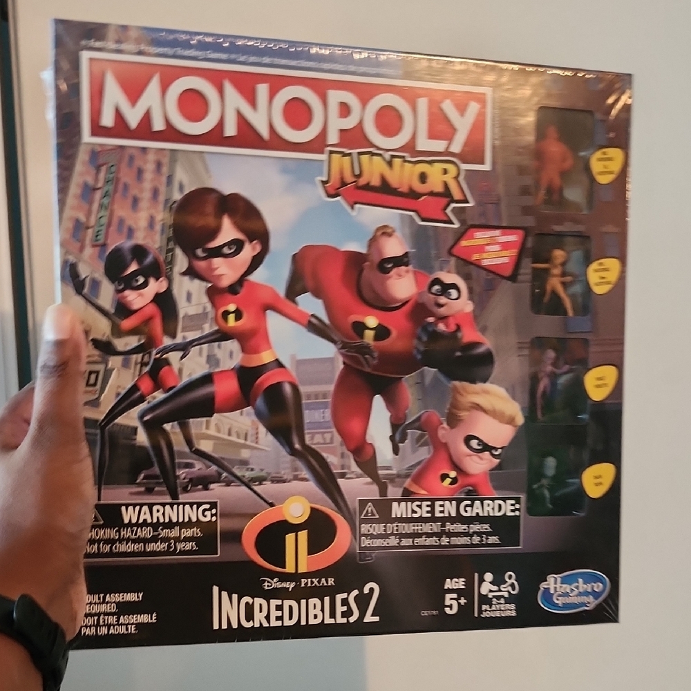 Hasbro Monopoly Junior Incredibles 2 Game - Red and Black BRAND NEW